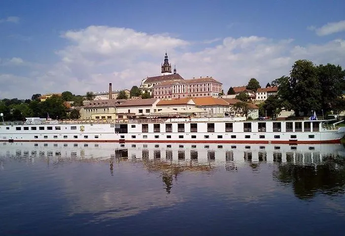 Florentina Boat