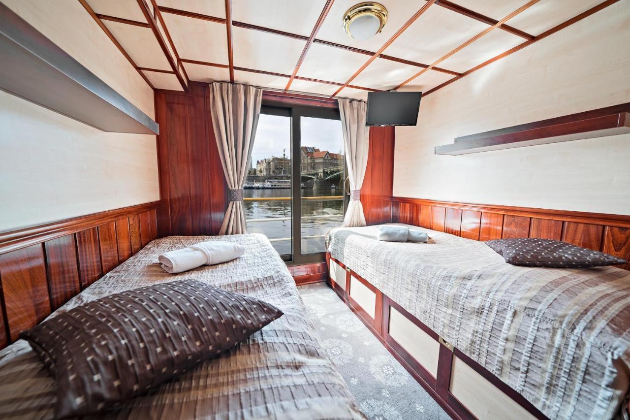 Florentina Boat