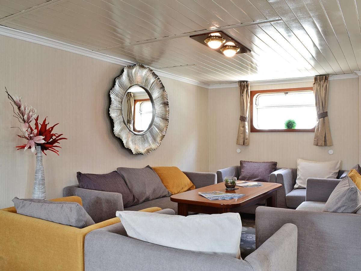 Hotel Florentina Boat 4*