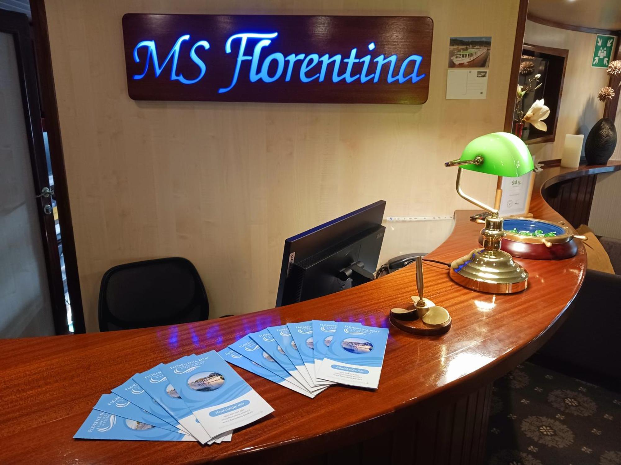 Florentina Boat 4*