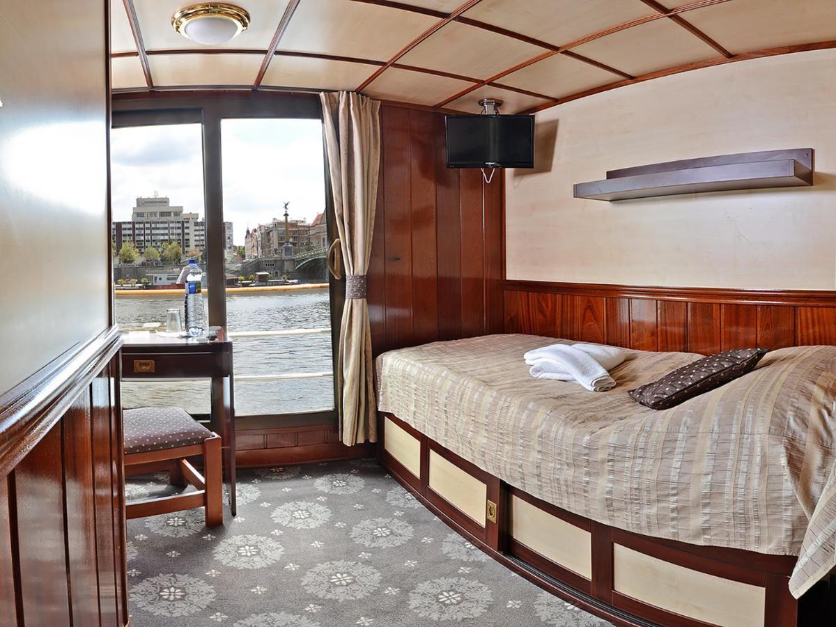 Florentina Boat Hotel 4*